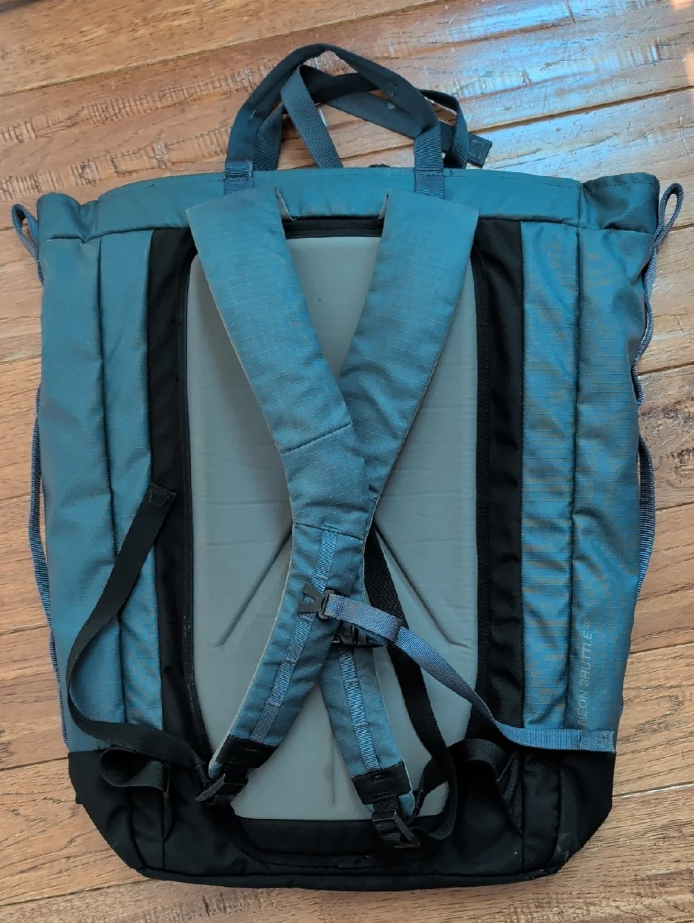 Mammut Neon Shuttle 30L Backpack Men's Blue and Black Daypack Tote
